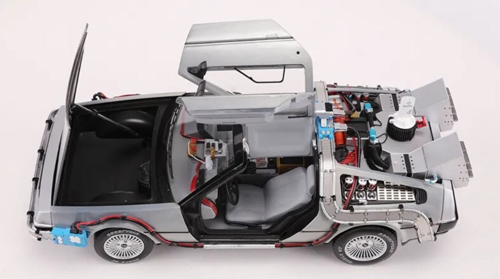 1:18 Back to the Future DeLorean DMC-12 Diecast Car Model