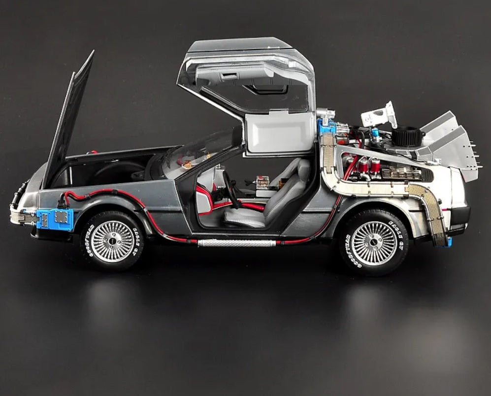1:18 Back to the Future DeLorean DMC-12 Diecast Car Model