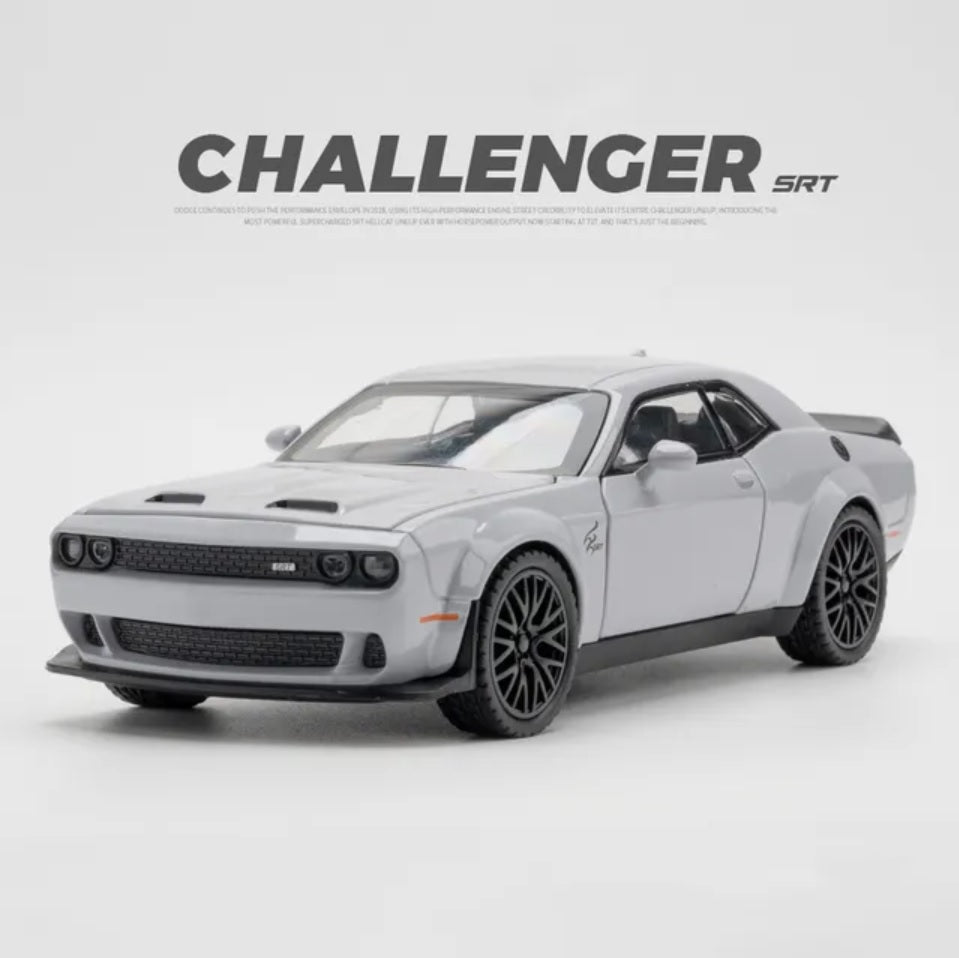 1:32 Dodge Challenger SRT Hellcat Diecast Car Model (Black/White/Red/Police)