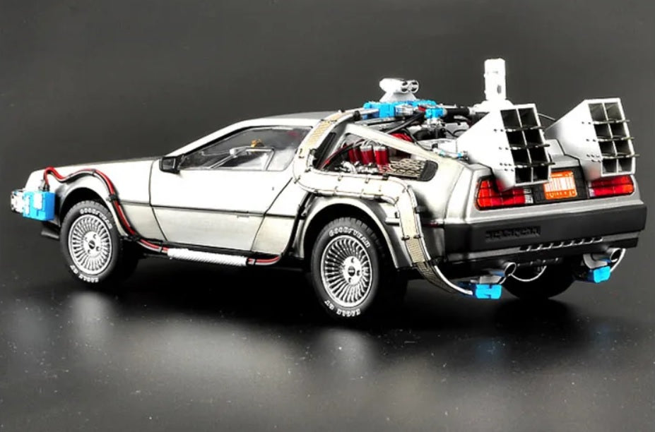 1:18 Back to the Future DeLorean DMC-12 Diecast Car Model
