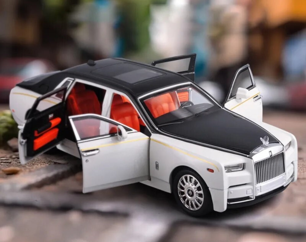 1:18 Rolls Royce Phantom Diecast Car Model (4 colors)