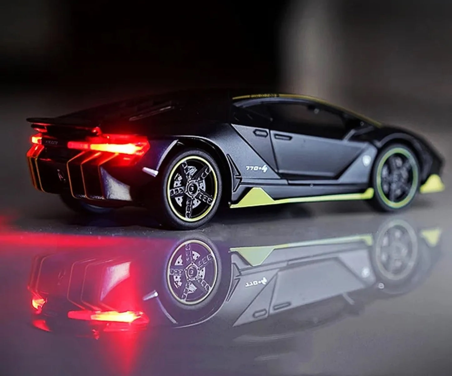 1:32 Lamborghini Centenario LP770-4 Diecast Car Model (6 colors)