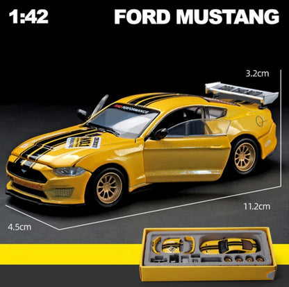 1:42 2018 Ford Mustang GT Diecast Car Model (Red/Blue/Yellow)