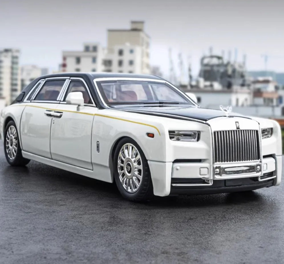 1:18 Rolls Royce Phantom Diecast Car Model (4 colors)