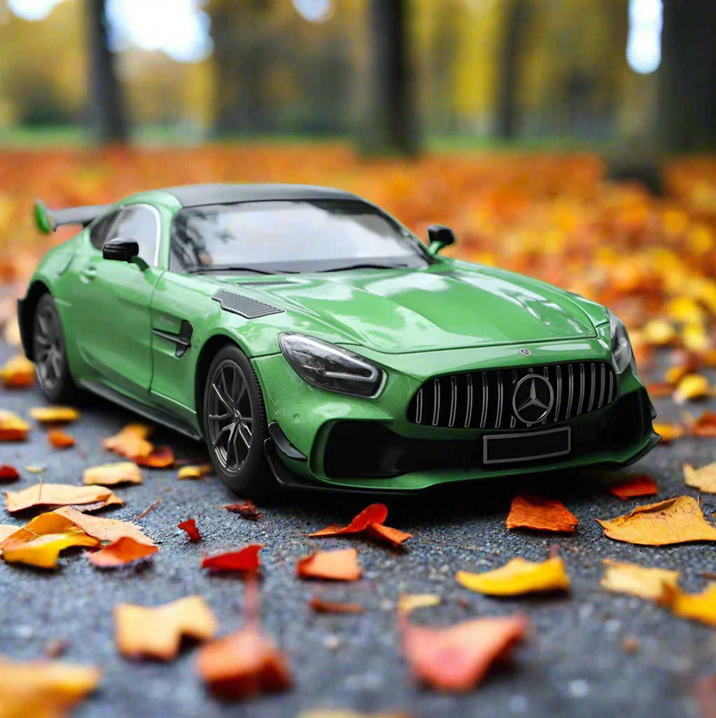 1:18 Mercedes Benz AMG GT R Diecast Car Model (Green/Black)