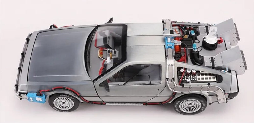 1:18 Back to the Future DeLorean DMC-12 Diecast Car Model