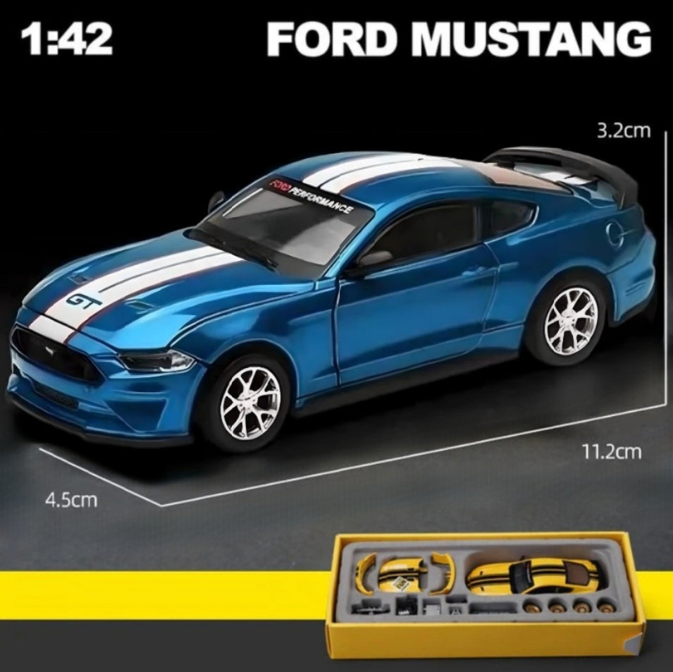 1:42 2018 Ford Mustang GT Diecast Car Model (Red/Blue/Yellow)