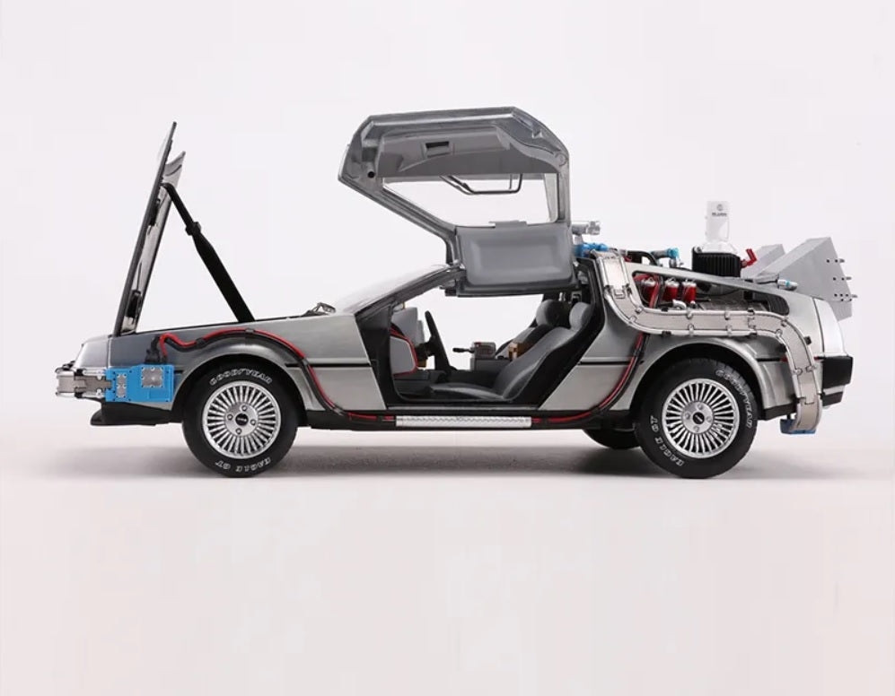 1:18 Back to the Future DeLorean DMC-12 Diecast Car Model